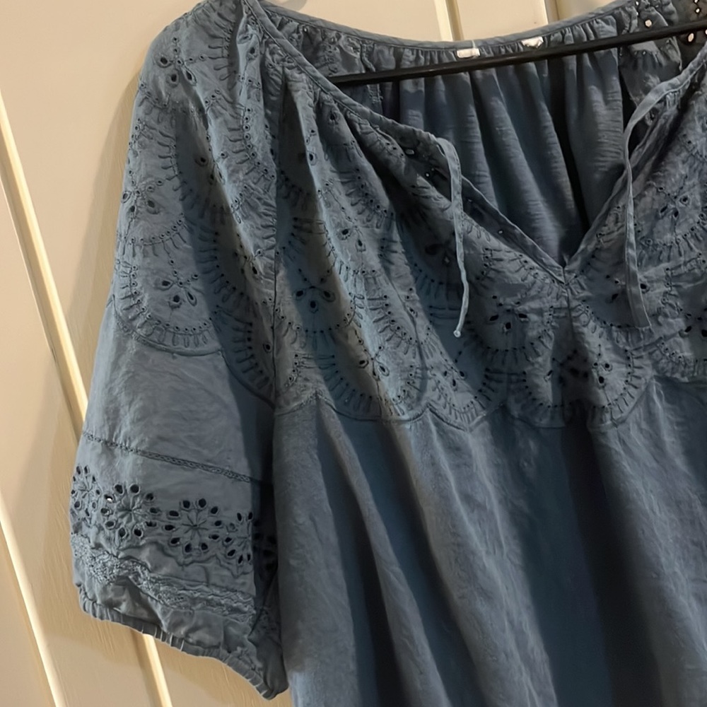 Teal top. Size M Worn several times Listing # 9942 - Picture 2 of 7